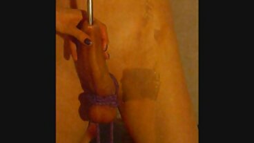 Aksi video seks melayu rogol Legs On Shoulders dengan Remi Jones yang seksi dari Exxxtra Small