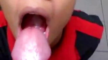 Filem POV dengan lucah lancap Madi Laine yang cantik dari Team Skeet